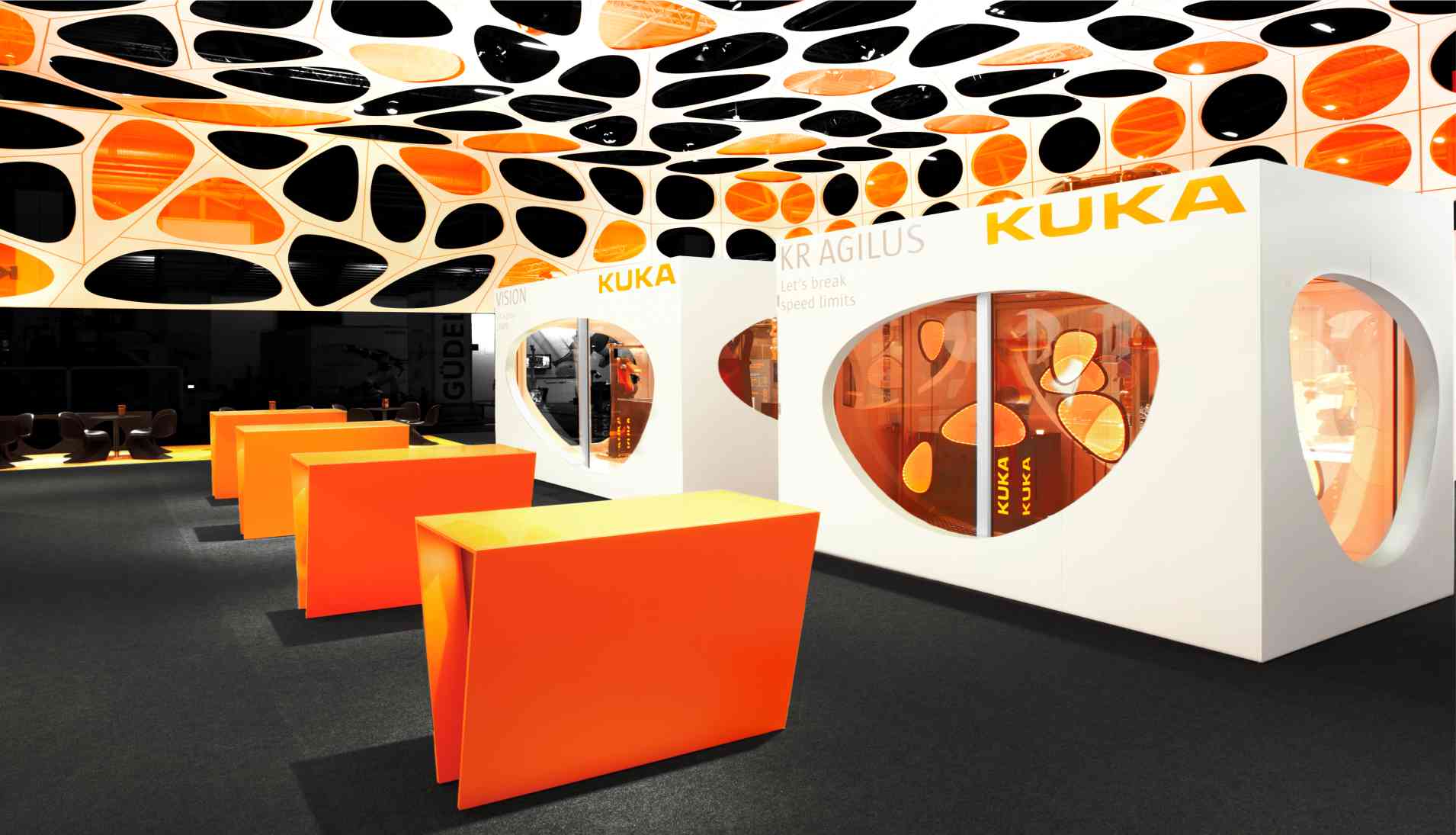 Messestand KUKA, Automatica, 2012